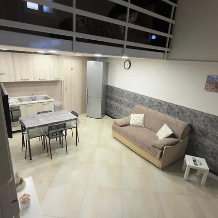 Ag Scalo D House 4* Neapel